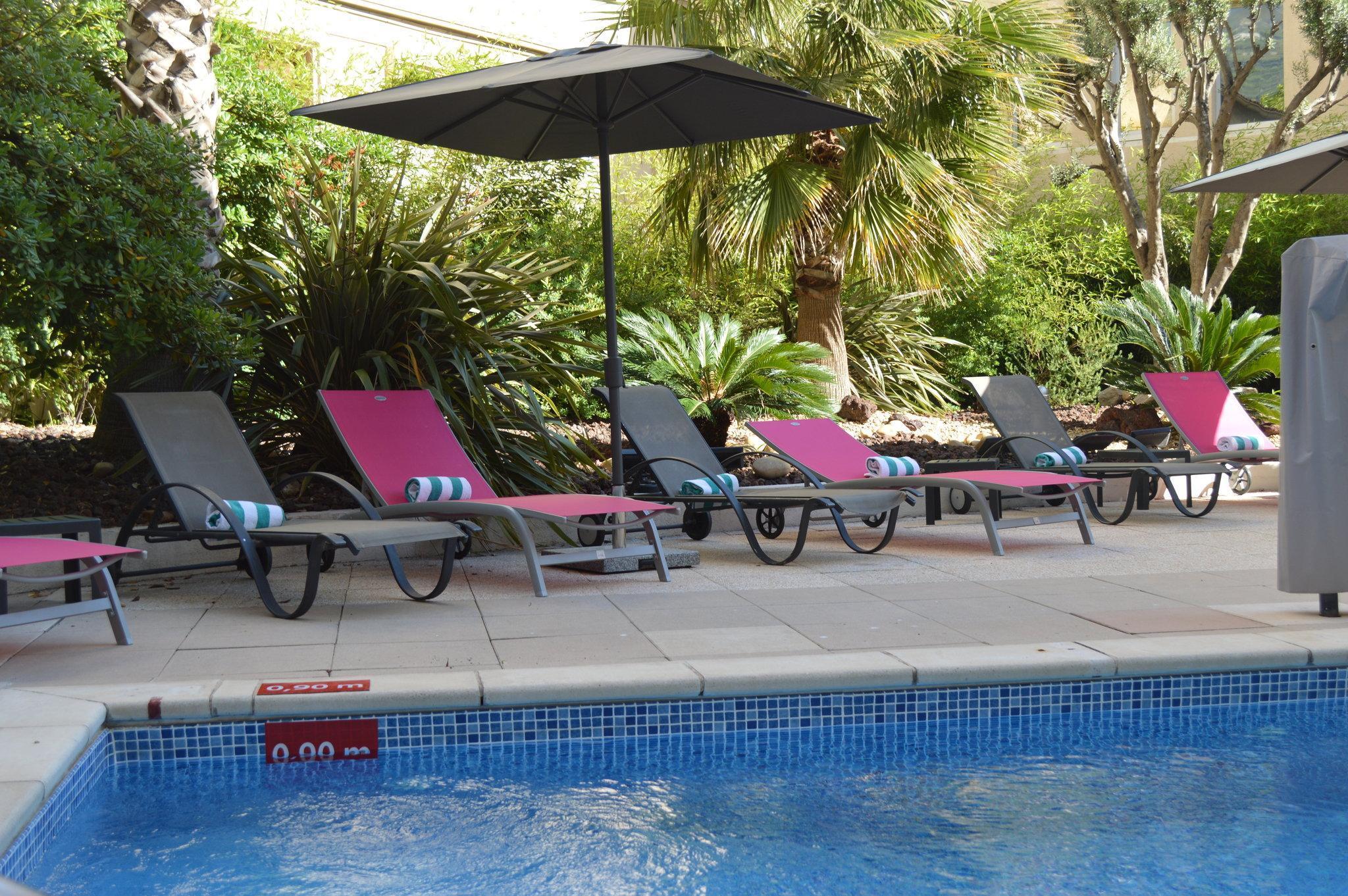 Centre By Ihg Hotel 4*