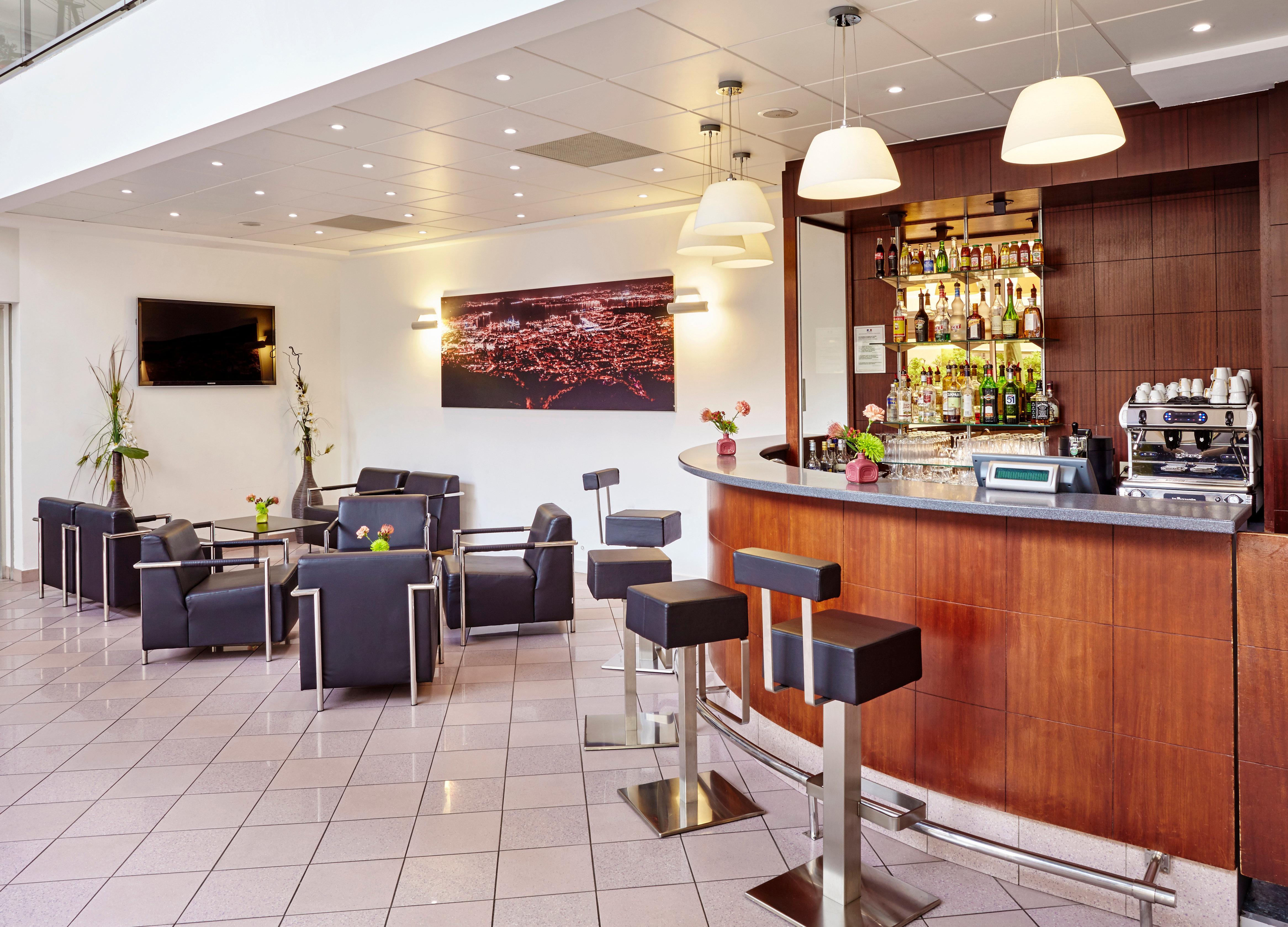 Centre By Ihg Hotel 4*