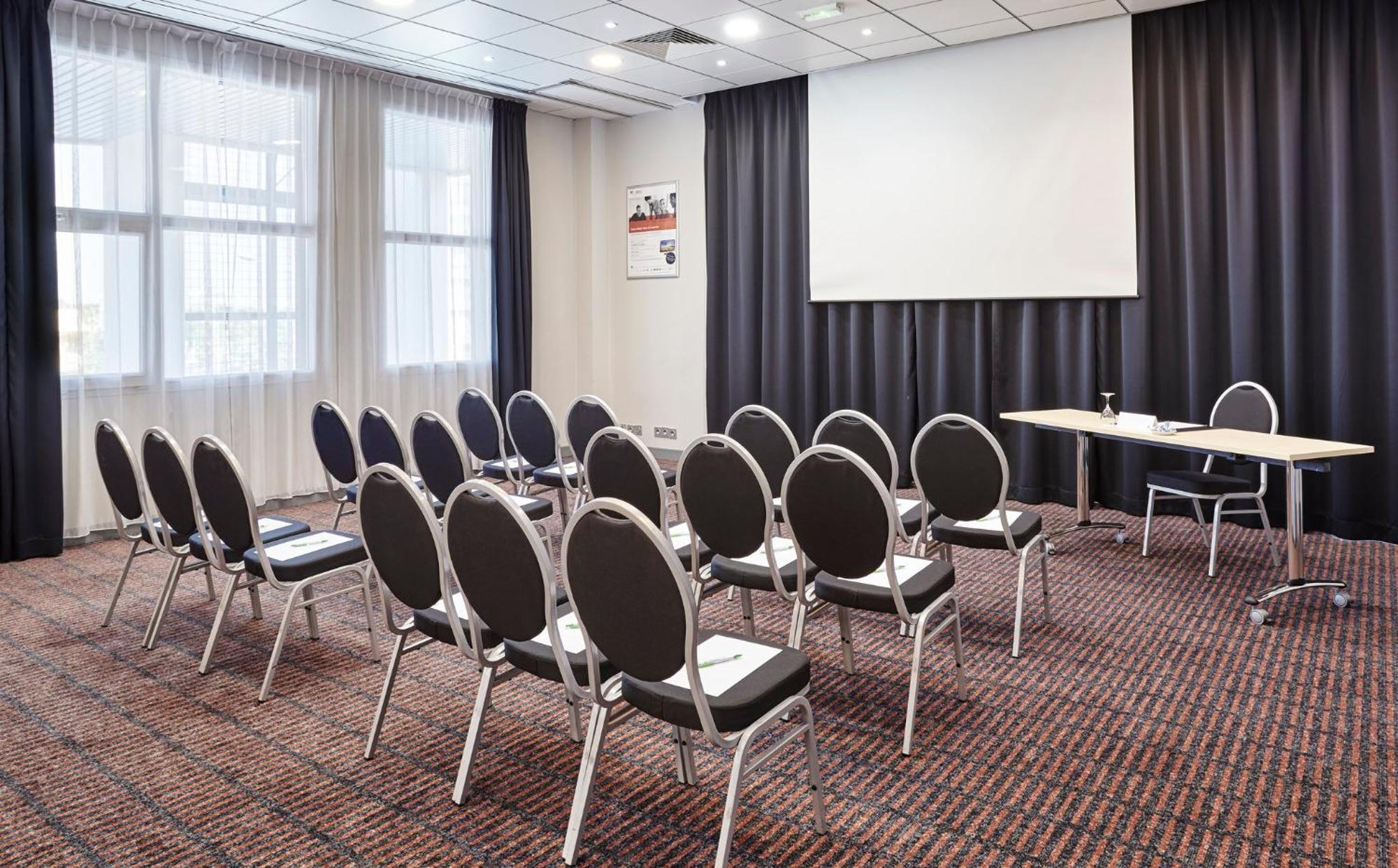 Hotel Holiday City Centre By Ihg 4*