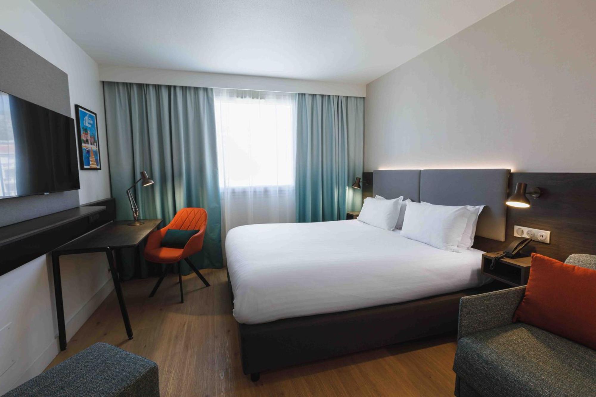 Hotel Holiday City Centre By Ihg 4*